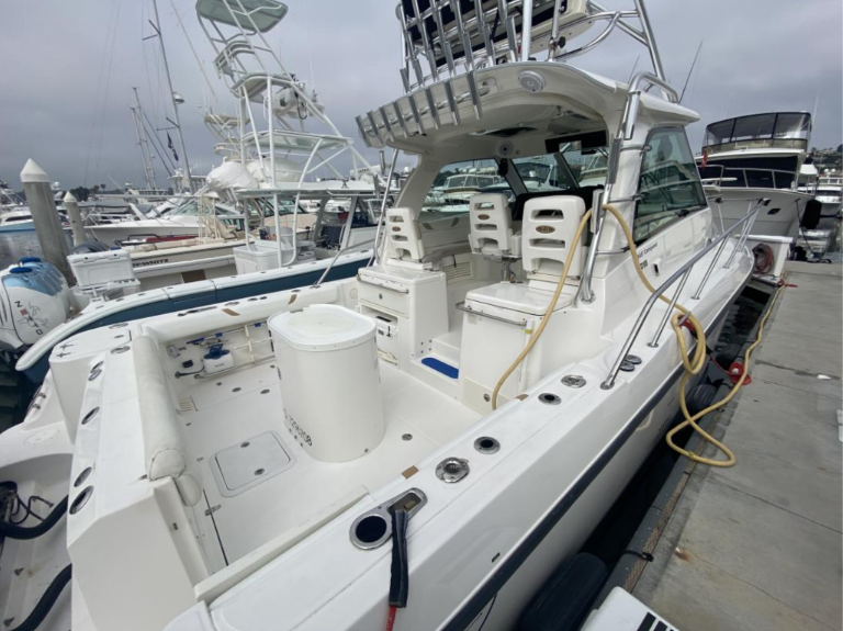 FIVE HOLE cockpit and live wells